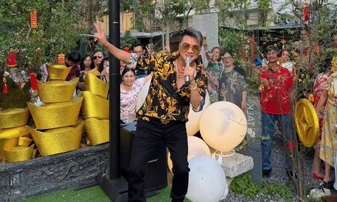 "Ông hoàng nhạc Việt" đình đám phải tạm đóng quán cafe sau nửa tháng khai trương