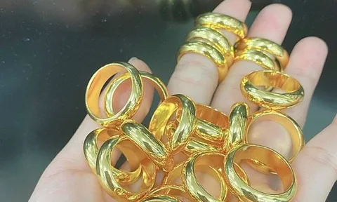 Kịch bản khó chịu nhất của người "đu đỉnh" vàng