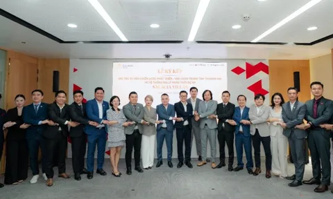 VinaLiving ký kết hợp tác phát triển TTTM và 10 đại lý phân phối Salacia Villas