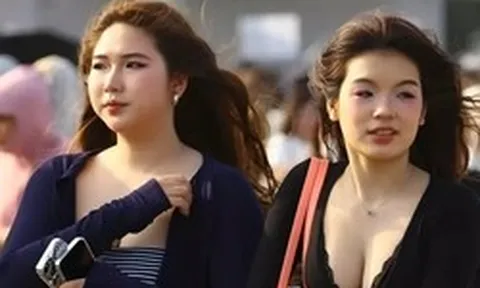 Biển người đổ về Mỹ Đình