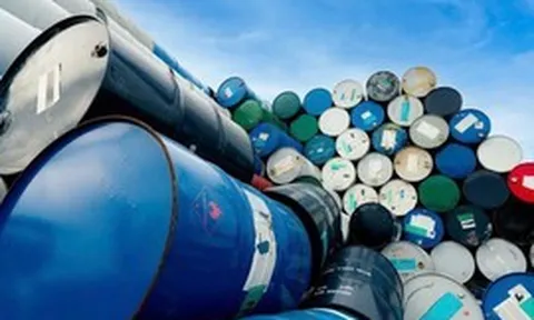 Trung Đông căng thẳng, giá dầu thô chạm đỉnh 8 tháng