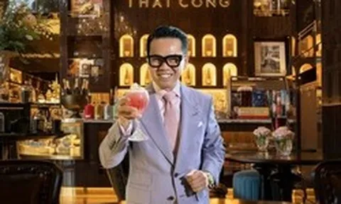 Chuyện gì đang xảy ra trong quán cà phê của Thái Công?