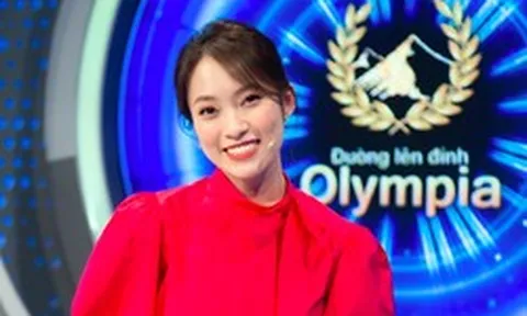 Profile 'cực xịn' của nữ MC VTV: Đỗ 4 trường đại học, có chị gái là phó giáo sư