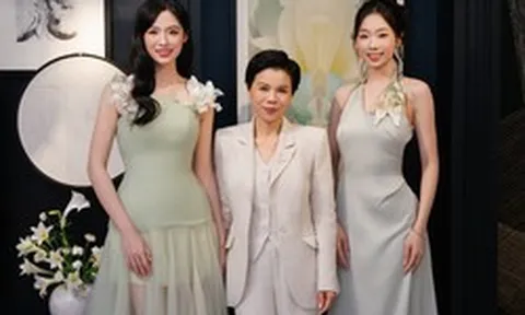 Chiêm ngưỡng không gian thời trang cực kỳ mãn nhãn của NTK kỳ cựu và giám đốc sáng tạo 19 tuổi