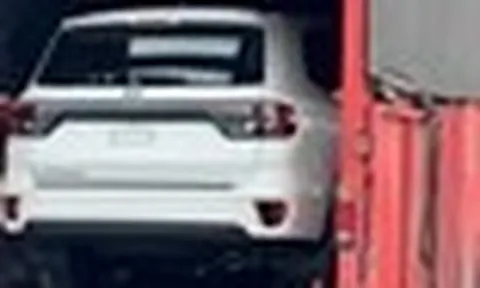 Ford Everest 2026 xuất hiện tại Hà Nội: Dễ ra mắt ngày 6/5, máy xăng tăng sức ép lên Fortuner, giá dự kiến 1,7 tỷ