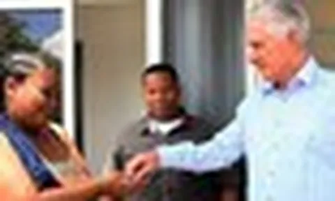 Tin vui: Dùng thứ chứa hàng hóa do Trung Quốc gửi tới, Cuba làm thành công món quà ý nghĩa cho người dân
