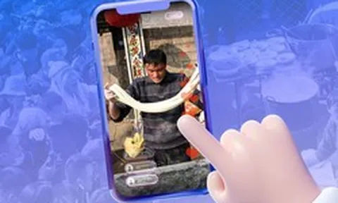 Bất ngờ nổi tiếng trên mạng, một người bán mì bị đẩy đến bờ vực sụp đổ