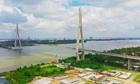Khối bê tông từ độ cao hàng chục mét đổ sập hoàn toàn, nhưng Việt Nam vẫn thành công đưa công trình hơn 340 triệu USD về đích và lập kỷ lục Đông Nam Á