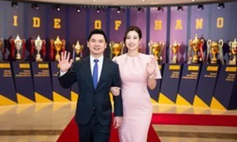 Hoa hậu Đỗ Mỹ Linh xuất hiện cùng chồng Chủ tịch tại sự kiện đặc biệt, một chi tiết gây chú ý