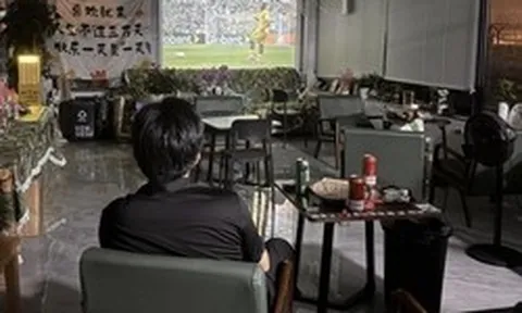 Người đàn ông mời 4.000 người đến xem World Cup cùng mình nhưng kết quả không một ai đến