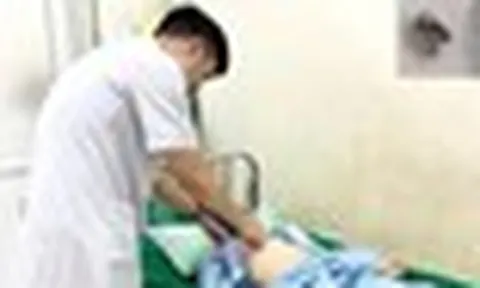 Nguy hiểm: Nhổ răng tại nhà, bé trai nguy kịch vì răng rơi vào phổi
