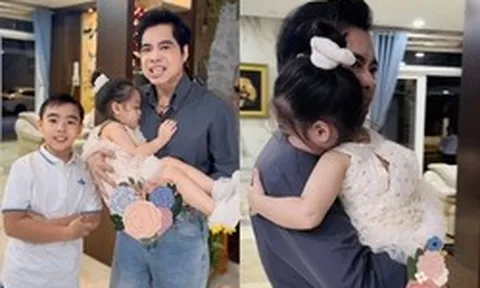 Danh ca Ngọc Sơn công khai khoe con trai, con gái kháu khỉnh ở tuổi U60