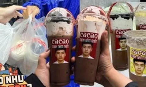 Thử tiệm cacao của sinh viên năm nhất đang gây sốt, được phong làm ông trùm marketing vì dám in mặt khắp bao bì