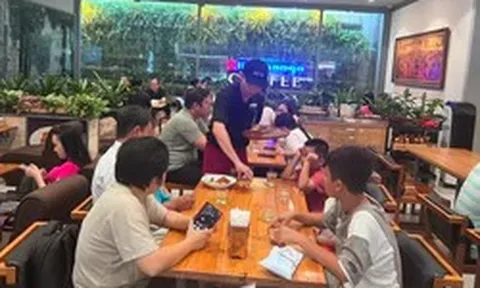 Sợ bị phạt, quán cà phê ‘tắt nhạc cho lành’
