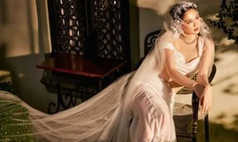"Nữ hoàng nội y" Ngọc Trinh mặc váy cưới: "Cuối cùng mọi cố gắng rồi cũng được đền đáp"