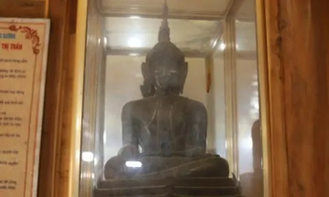 Pho tượng nhiều lần bị trộm, dân bản vẫn từ chối bán dù được trả tiền tỷ