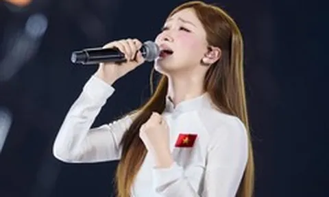 Nữ ca sĩ chi hơn 2 tỷ đồng, từ chối cát-xê làm video dài 7 phút khiến mẹ Việt Nam anh hùng khóc nghẹn