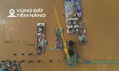 Ngắm đại công trường xây cầu 16.000 tỷ ở trung tâm Hà Nội: Quy tụ 100 máy móc, hơn 500 nhân sự, dùng lượng thép gấp 5 cầu Long Biên