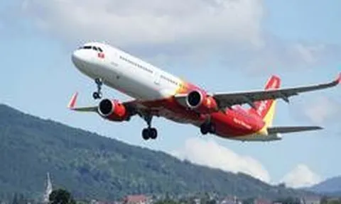 2 ngày trước - 30/7, sân bay Tân Sơn Nhất ghi nhận  1 máy bay bất ngờ chuyển hướng hạ cánh