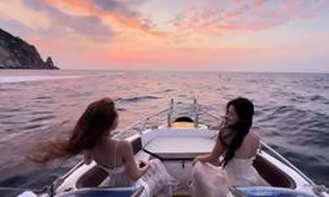 Trải nghiệm đang cực hot ở vịnh biển đẹp nhất Việt Nam: Thuê hẳn ca nô riêng ngắm hoàng hôn, mỗi người chưa tới 300.000 đồng