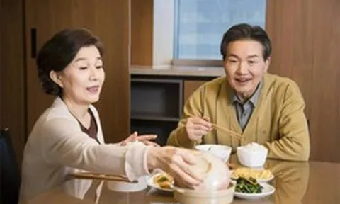 Ăn sáng kiểu này mấy chục năm, sao thận lại có vấn đề?: 4 thói quen nhiều người trung niên đang mắc phải