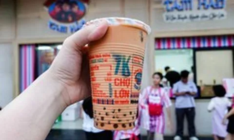 Thuê địa điểm "đắt như vàng" giữa trung tâm phố cổ, bán trà sữa giá 7000/ly: Tam Hảo đang tính toán thông minh hay mạo hiểm?