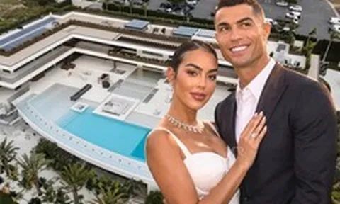 Cuối cùng cô nhân viên đã có danh phận: Bản lĩnh khiến CR7 không thể ngoại tình, 8 năm nuôi 3 con riêng của chồng