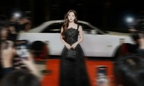 "Em gái" Hari Won - mỹ nhân liên tục được Rolls-Royce 40 tỷ đưa đón: Visual chuẩn idol từng được Noo Phước Thịnh để ý