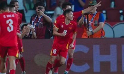 Diễn biến Thái Lan 0-2 Việt Nam: Quang Hải lập siêu phẩm