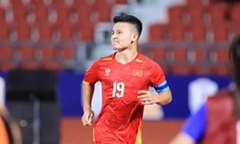 Khoảnh khắc Hai Long ăn mừng ngạo nghẽ, Quang Hải khẳng định đẳng cấp không thể bàn cãi trước Thái Lan