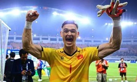 Cứu thua thành thần, thủ môn Lê Giang Patrik ẵm luôn giải Cầu thủ xuất sắc nhất trận chung kết Việt Nam 2-0 Thái Lan