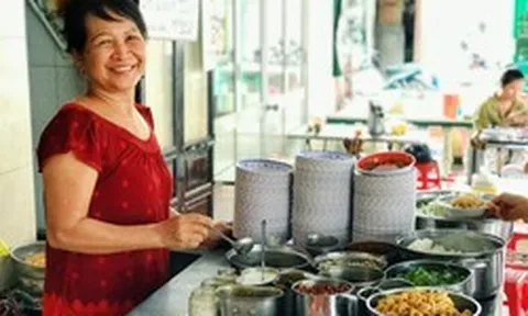 Món Việt giá 15.000 đồng khiến khách Hàn muốn ăn liền 2 phần, từng lọt top 50 ngon nhất thế giới