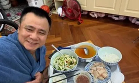 Cơm nhà Đại tá Tự Long