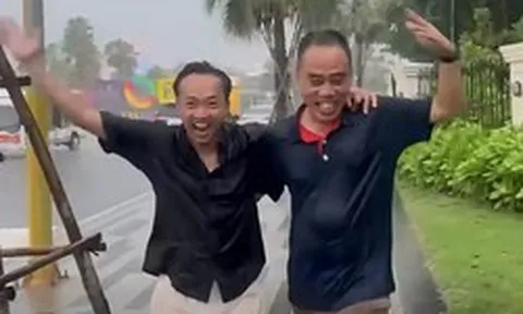 Cường Đô La ra đường tắm mưa: "Chỉ sợ về nhà vợ la"