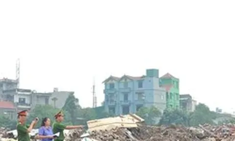 Khởi tố 5 đối tượng đổ trộm hàng nghìn tấn phế thải thi công Vành đai 2.5 và cải tạo sông Kim Ngưu