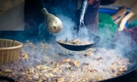 Đặc sản khiến nhiều người Việt còn chần chừ, khách Tây ăn một lần rồi về nhà lại thấy thèm