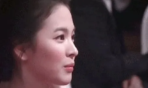 Viral nhan sắc tuổi 23 của Song Hye Kyo: So với hiện tại mà ngỡ ngàng!