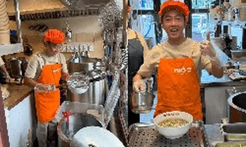 Cường Đô La bán thêm phở ở Quận 1, TP HCM