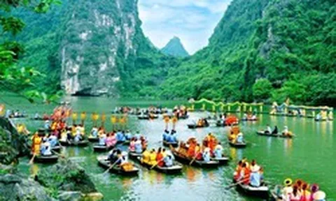 Loạt điểm du lịch nổi tiếng của Ninh Bình thông báo ngưng hoạt động, lý do là gì?