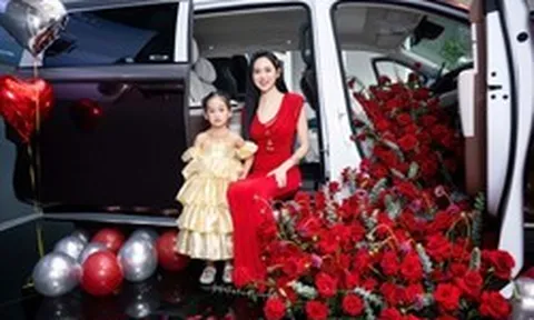Á hậu Trúc Ny và chồng doanh nhân đầu tư “khủng” cho công chúa 3 tuổi: Chuyển sang biệt thự lớn gần trường, tậu thêm xế hộp 7 chỗ để đưa đón con đi học