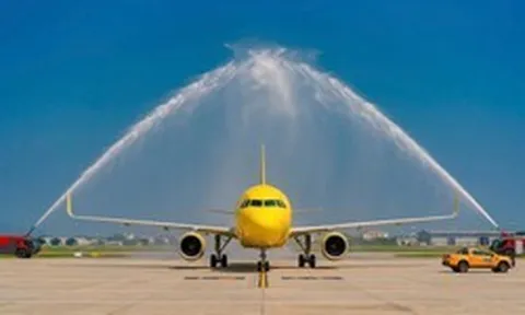 Đúng hôm nay 21/9, sân bay Nội Bài thực hiện nghi thức phun vòi rồng đón 1 máy bay đặc biệt