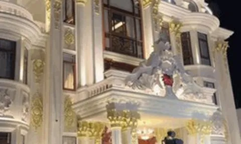 Lâu đài sáng nhất Vĩnh Long lúc này