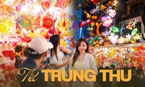Đêm Trung thu: Hàng Mã chìm trong biển người, cấm xe 24/24, TP.HCM mưa vừa ngớt giới trẻ liền xuống đường