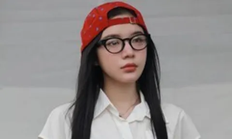 Chuyện gì đang xảy ra với LyLy?