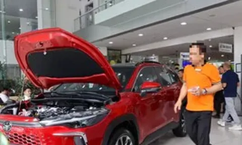 Khách vay mua ô tô 'oằn mình' gánh lãi suất thả nổi gần 20%