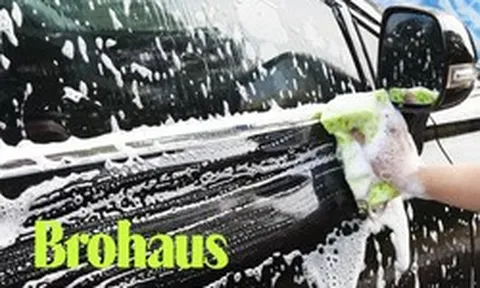 Vì sao có những ông chồng lười rửa bát nhưng sáng Chủ nhật nào cũng rửa xe?