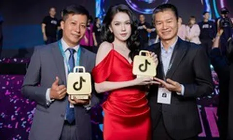 Chủ tịch Nesty từng làm công nhân 2 năm đã lên chức Phó giám đốc, nay thường livestream cùng Ngọc Trinh, Hòa Minzy, sở hữu cụm nhà máy 40.000 m² sản xuất 900.000 đôi dép/tháng