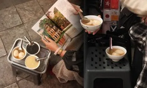 Hà Nội có hàng chè do vợ một nghệ sĩ cả nước đều biết mặt gây dựng, mỗi năm chỉ mở đúng 6 tháng rồi đóng cửa