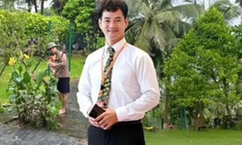 Căn nhà ngoại ô xanh mướt, ngập tràn hoa và cây ăn quả,.. của Cục trưởng Xuân Bắc