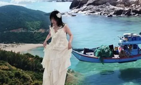 Phát hiện nơi đón ánh nắng đầu tiên của Việt Nam: Đi bộ hơn 11km mới tới được, nước đến nỗi bóng tàu in rõ dưới nền cát